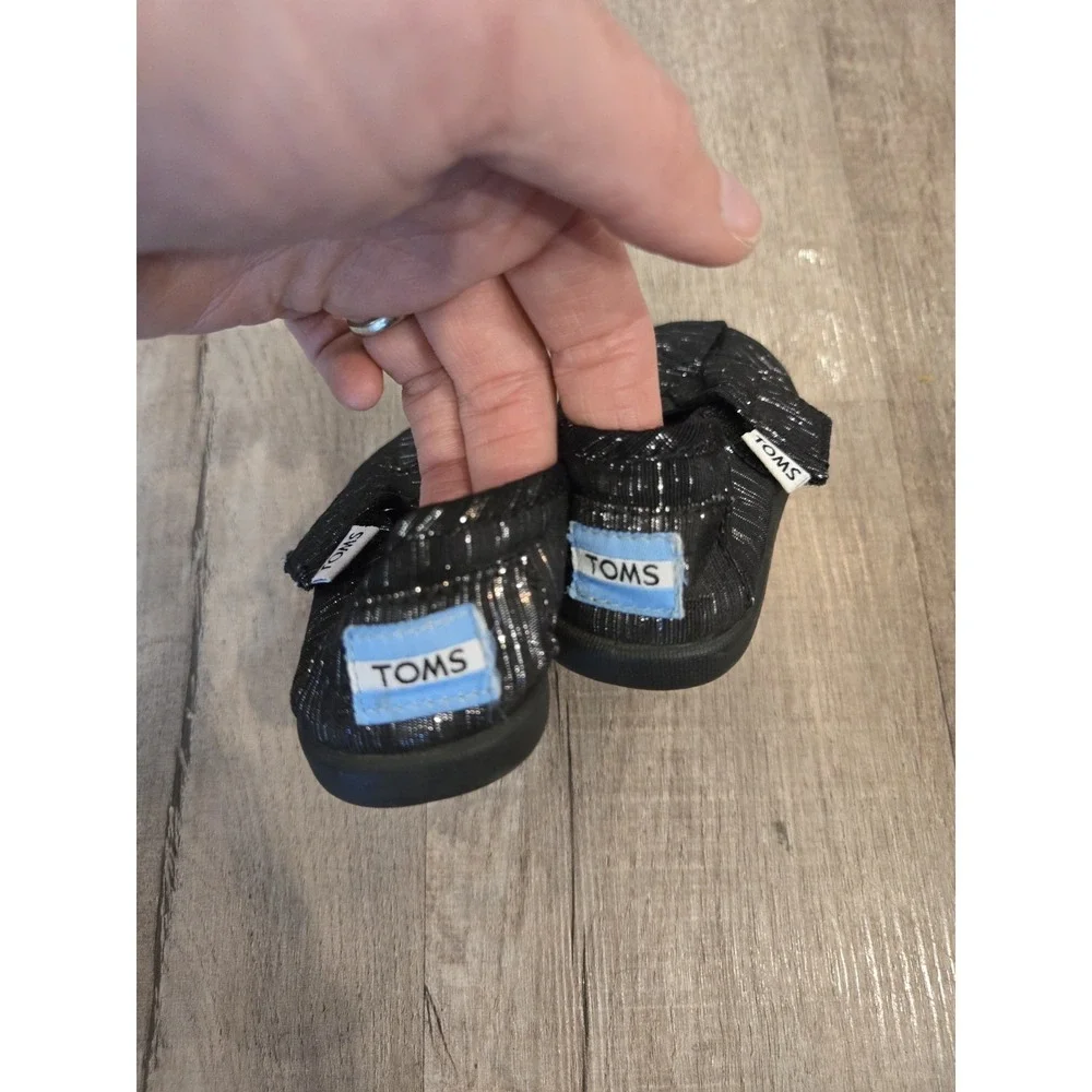 Toms Toddler Size 5 Black Silver Slip On Shoes‎